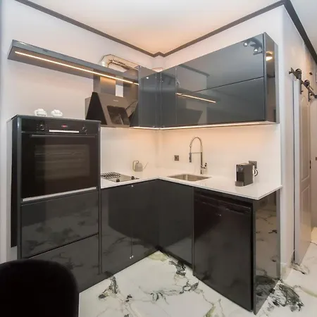 Luxury Premium #4 * Chalkís